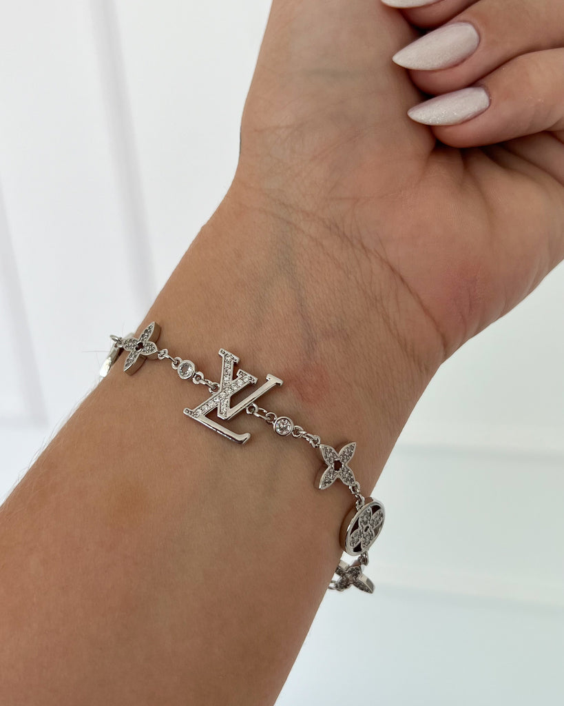 Pulseira Inspiração LV Cravejada com Zirconias Banhada a Ouro 18k